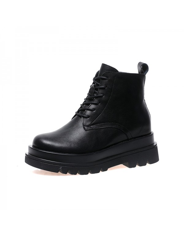 New women's shoes in autumn and winter 2020 thick soled inner height Martin boots black handsome short boots locomotive boots autumn