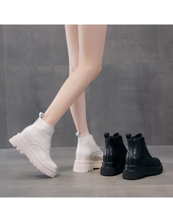 New women's shoes in autumn and winter 2020 thick soled inner height Martin boots black handsome short boots locomotive boots autumn