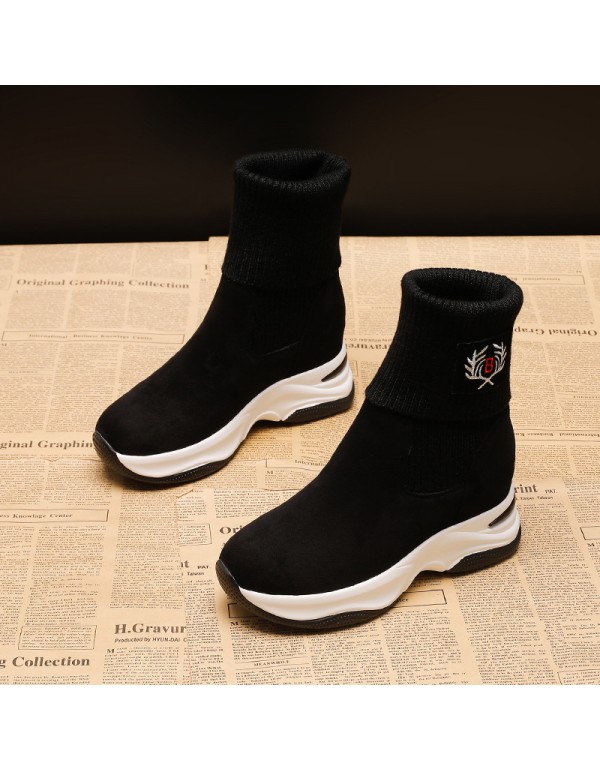 2020 new autumn and winter socks boots Martin cotton shoes British style Plush thickened inner raised thick soled short boots women's snow boots