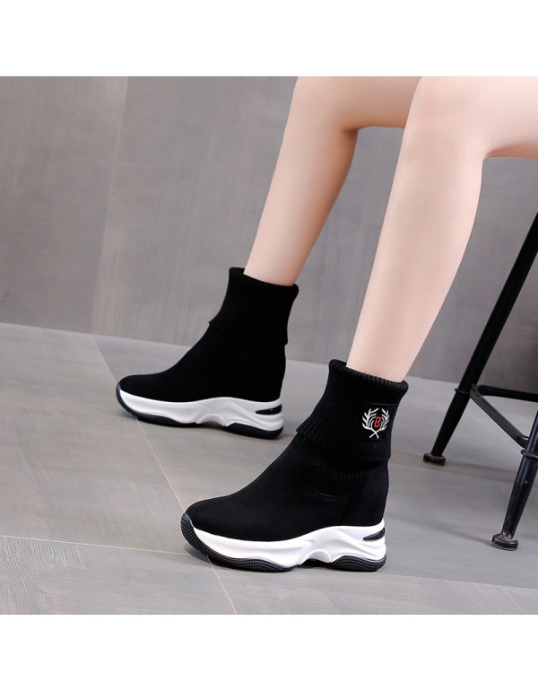 2020 new autumn and winter socks boots Martin cotton shoes British style Plush thickened inner raised thick soled short boots women's snow boots