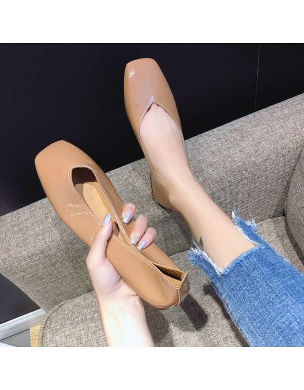 2021 spring new flat sole single shoes women's Retro square head grandma shoes shallow mouth comfortable patent leather bean shoes wholesale