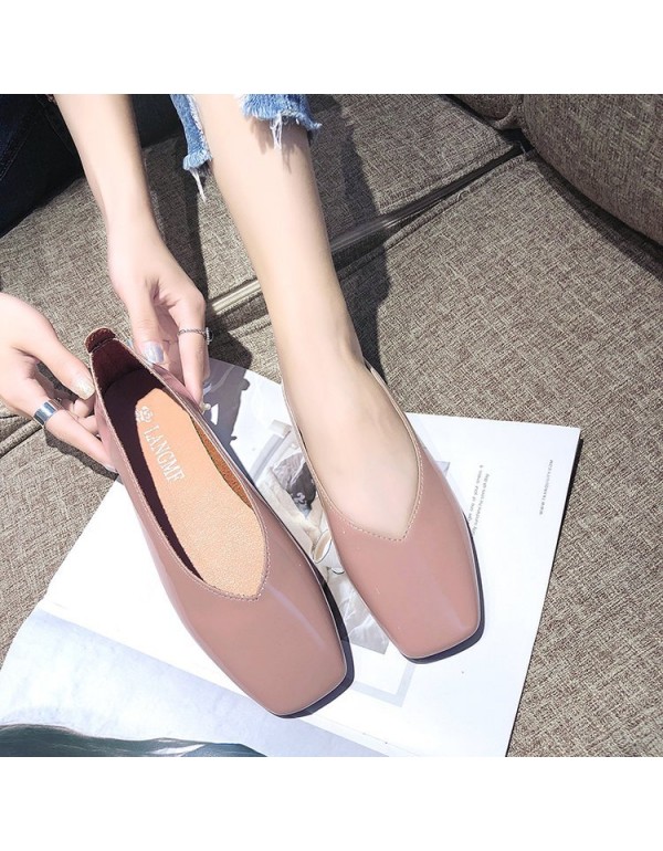 2021 spring new flat sole single shoes women's Retro square head grandma shoes shallow mouth comfortable patent leather bean shoes wholesale