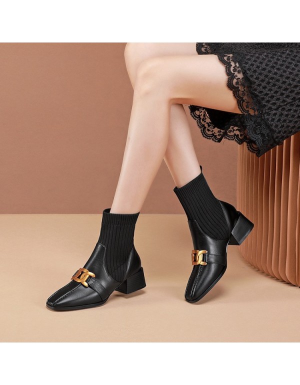 2021 autumn vintage style square head knitted elastic boots, middle heel fashion short boots, patent leather, thick heel Martin boots