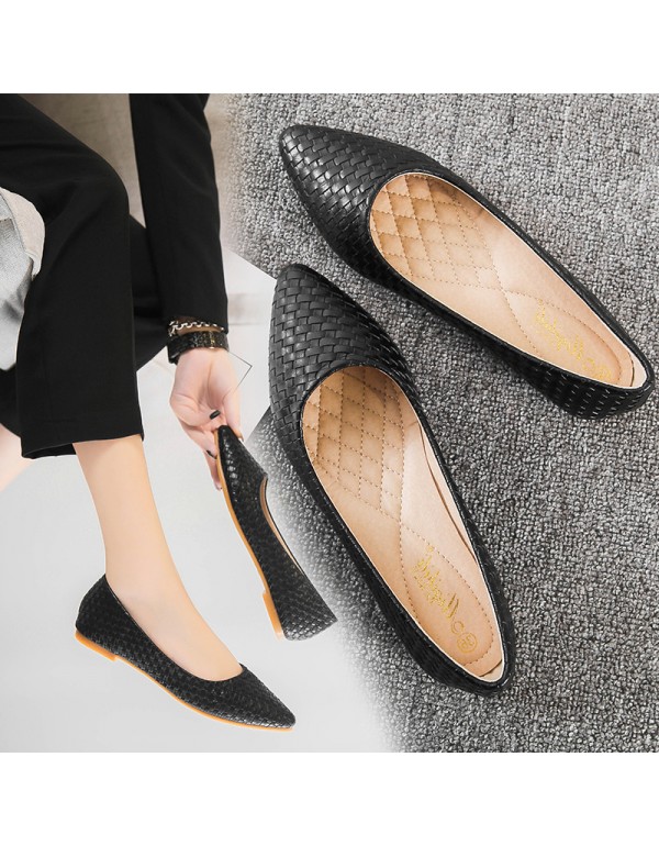Working women's shoes spring and autumn comfortable shallow mouth single shoes 2021 Korean women's shoes soft bottom comfortable Doudou shoes large 41-43