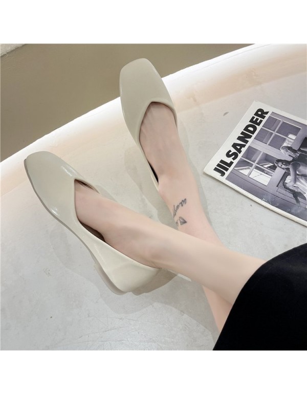 2021 summer new Korean flat sole single shoes with square head and shallow mouth, one foot pedaling Doudou shoes, fashion soft sole women's shoes wholesale