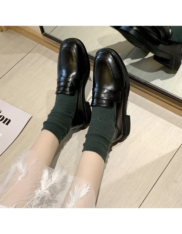 2021 autumn and winter new British style small leather shoes women's flat bottomed lazy shoes Plush fashion single shoes wholesale