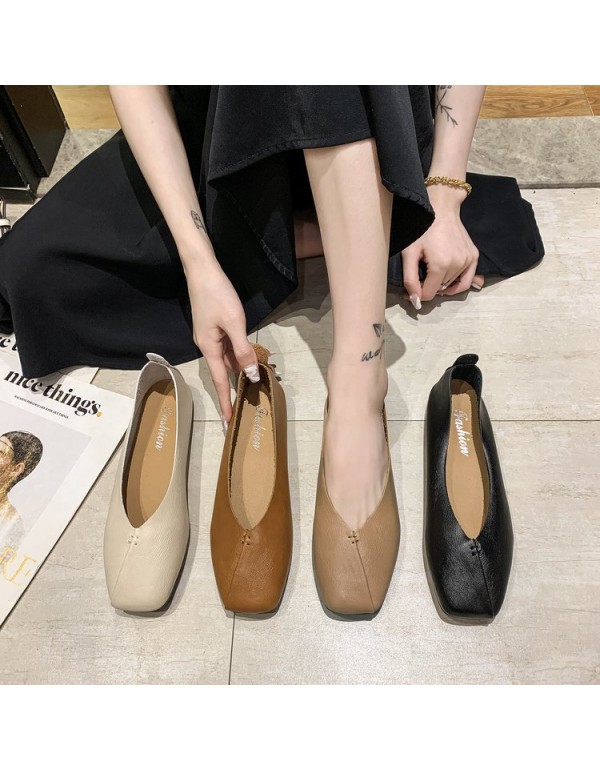 2021 spring new flat sole single shoes Square Head shallow mouth splicing soft bottom pea shoes leisure large 42 women's shoes wholesale