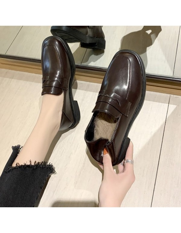 2021 autumn and winter new British style small leather shoes women's flat bottomed lazy shoes Plush fashion single shoes wholesale