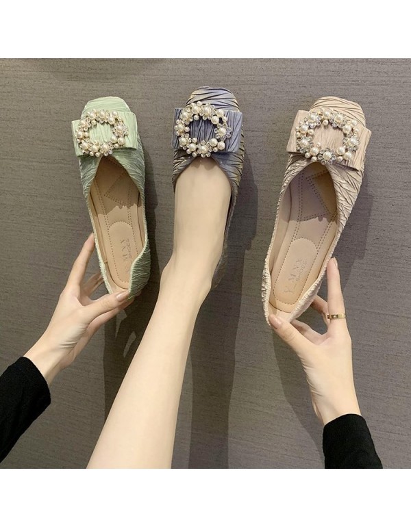 2021 autumn new Korean flat sole single shoes Square Head shallow mouth fashion pleated cloth Doudou shoes pearl buckle women's shoes