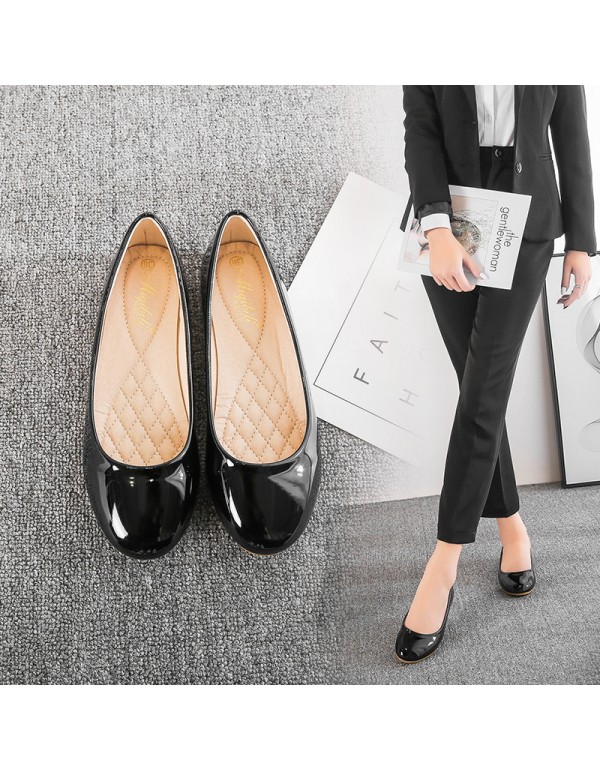 Cross border spring and autumn Korean version new scoop shoes round head flat shoes single shoes bank employees professional large women's shoes 41-43