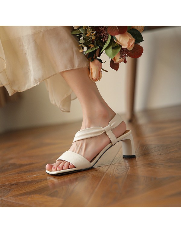 2021 summer new soft and comfortable square head open toe middle heel sandals Korean version simple thick heel slotted buckle sandals