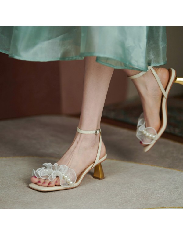 High heeled sandals female summer 2021 new French retro one line with fairy temperament leaky toe Roman shoes middle heel