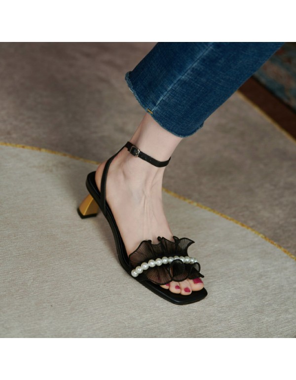 High heeled sandals female summer 2021 new French retro one line with fairy temperament leaky toe Roman shoes middle heel