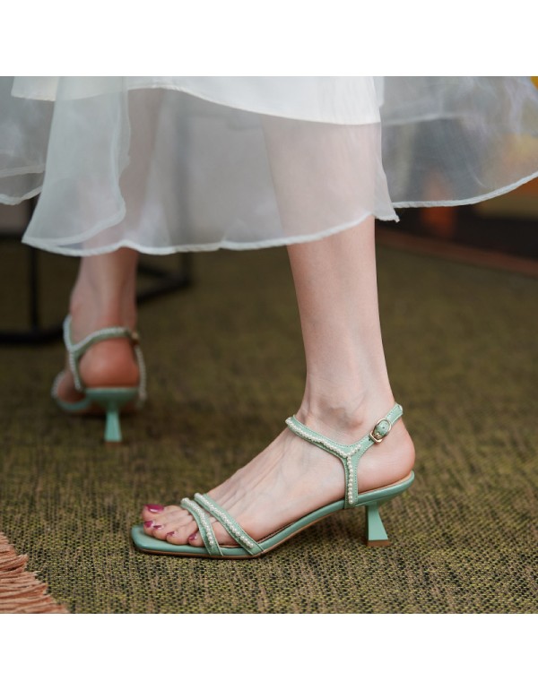 2021 new summer fashion sandals women's middle heel pearl fairy style thick heel fairy style one line belt commuter women's shoes