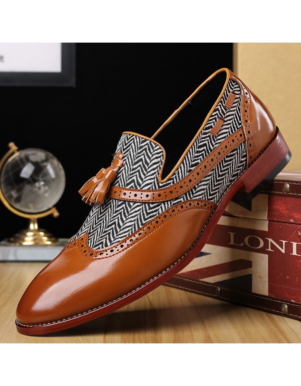 British Style Men's fashionable shoes with one foot, stitched hand carved and breathable flowing sulefour leather shoes are popular, and one is issued on behalf of others