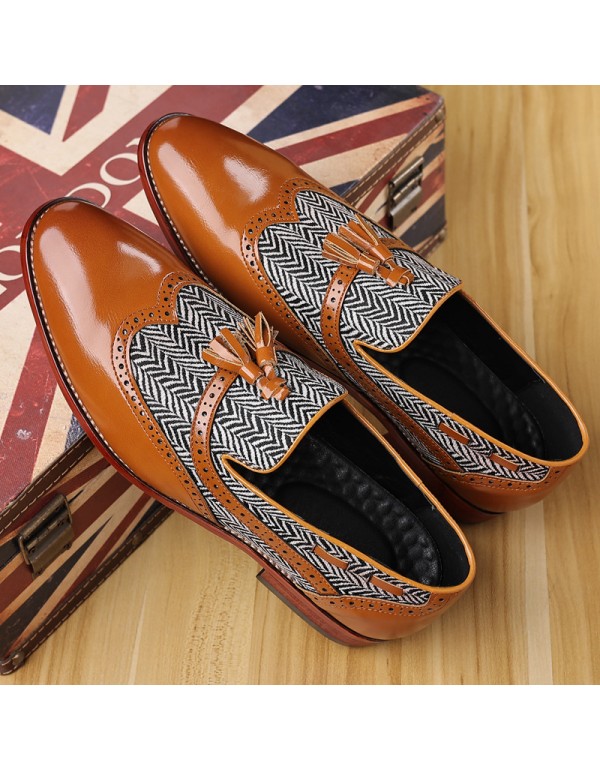 British Style Men's fashionable shoes with one foot, stitched hand carved and breathable flowing sulefour leather shoes are popular, and one is issued on behalf of others