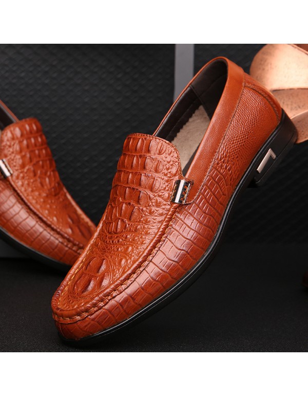 2021 new leather men's shoes soft bottom breathable pea shoes crocodile anti slip youth lazy shoes date driving 