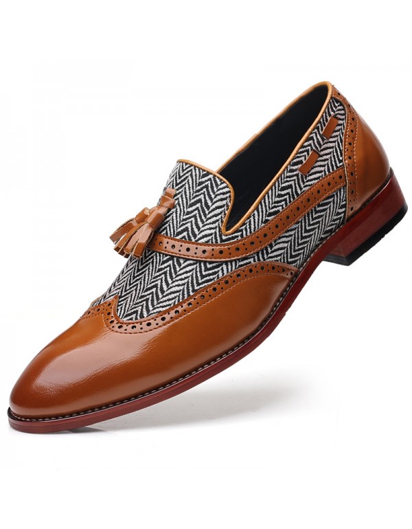 British Style Men's fashionable shoes with one foot, stitched hand carved and breathable flowing sulefour leather shoes are popular, and one is issued on behalf of others