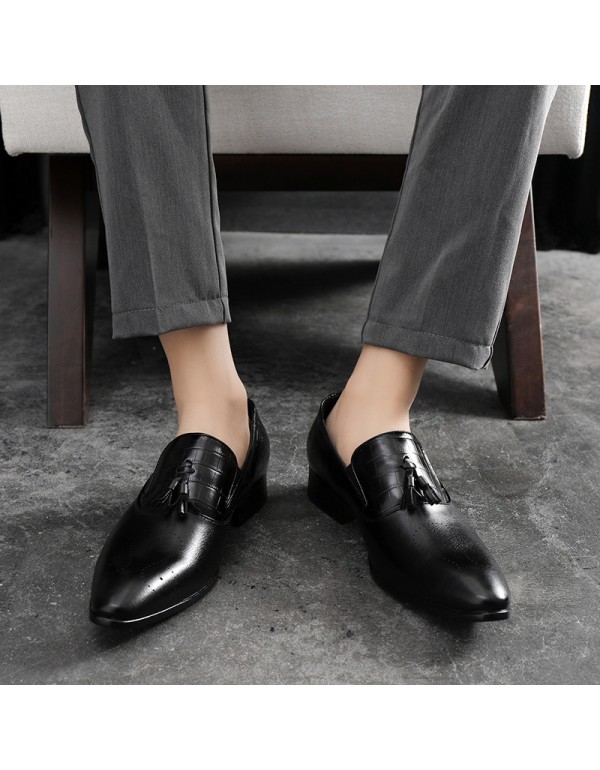 British shoes with tassel and small leather shoes men's Korean version pointed carved fashion men's shoes business leather shoes 