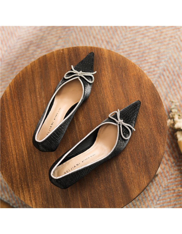 3186-1 sheepskin insole pig skin inner crack Rhinestone bow high heels women's pointed thin heel shoes autumn 