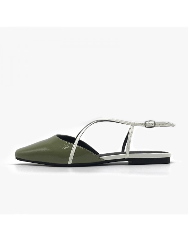 In 2022, cross-border direct supply of European fashion flat bottomed women's shoes, simple sandals and women's shoes were exported as a single piece of large shoes