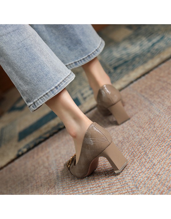 288-8 French Retro High Heels shallow mouth gentle wind horse buckle temperament small square head thick heel shoes sheepskin 